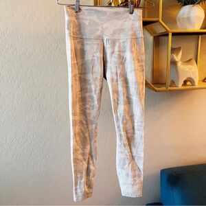 Lululemon Winter Gray Camo Print Ankle Leggings Womens size 8 activewear